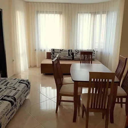 Maggie Apartment Pomorie